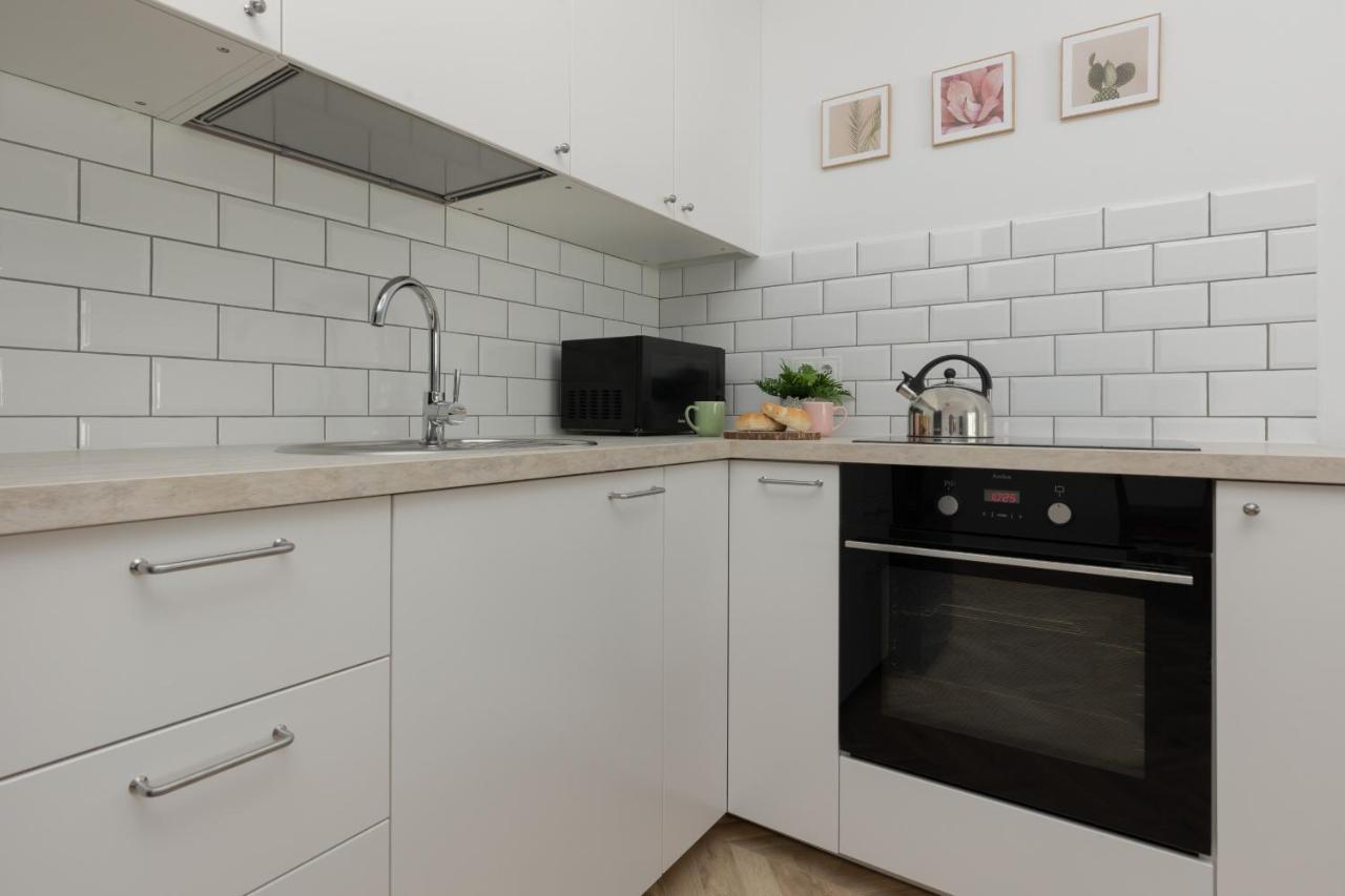 Ursus Sunny Studio For 4 Guests With Parking & Balcony By Noclegi Renters Varsovia Exterior foto